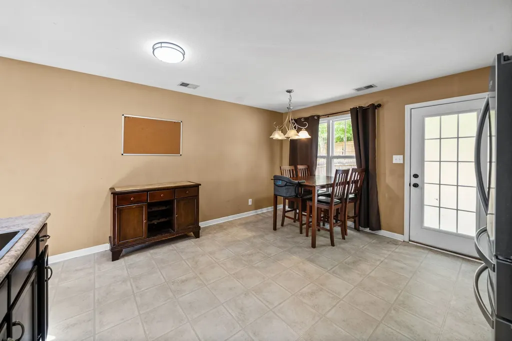 627 Hidden Valley Drive Clarksville TN 37040