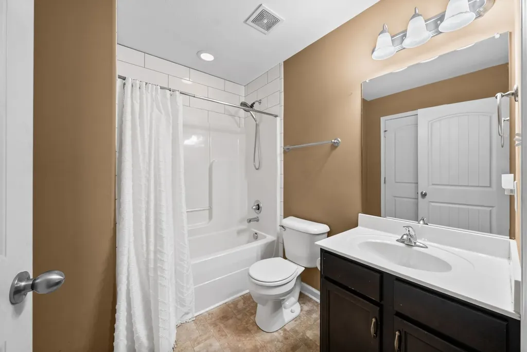 627 Hidden Valley Drive Clarksville TN 37040