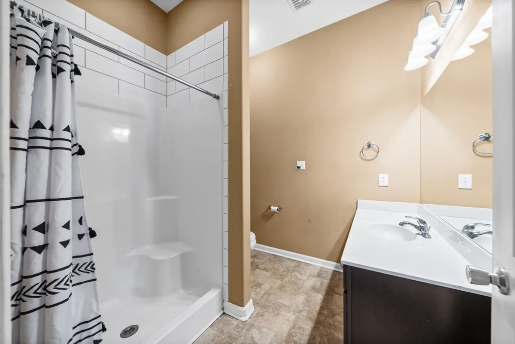 627 Hidden Valley Drive Clarksville TN 37040