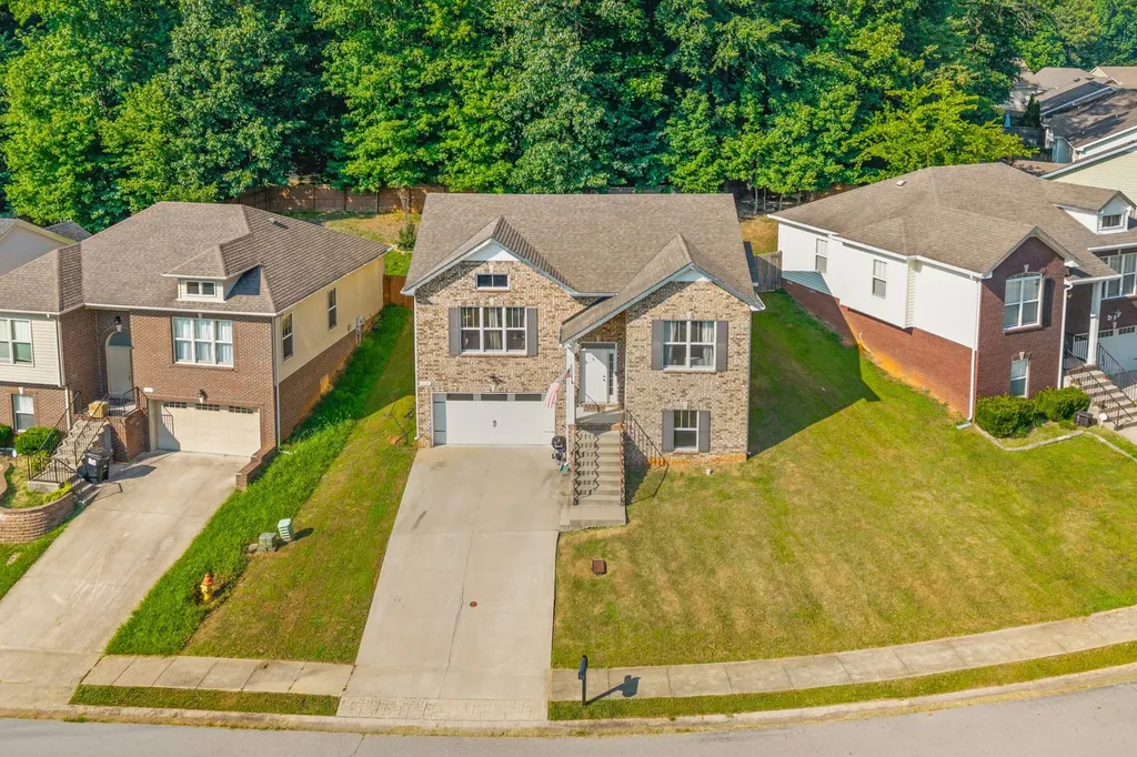 627 Hidden Valley Drive Clarksville TN 37040