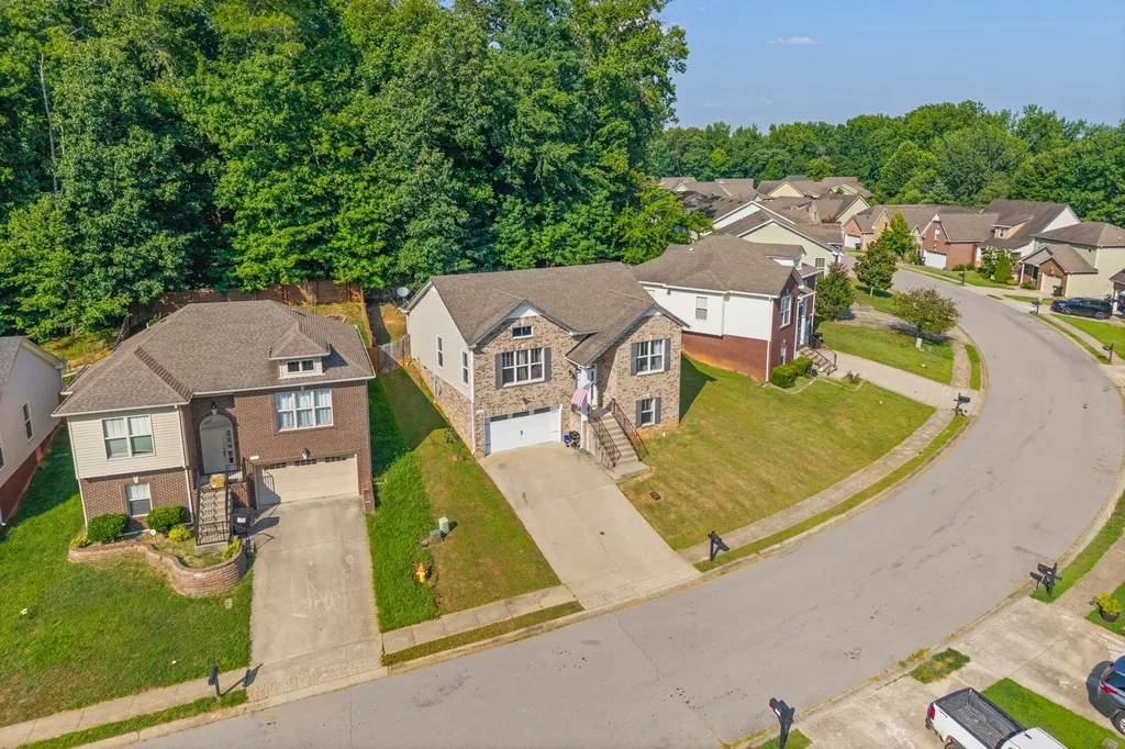 627 Hidden Valley Drive Clarksville TN 37040