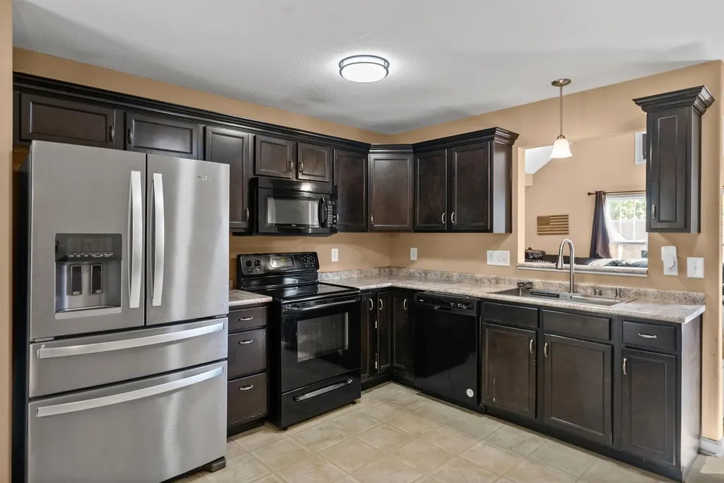 627 Hidden Valley Drive Clarksville TN 37040