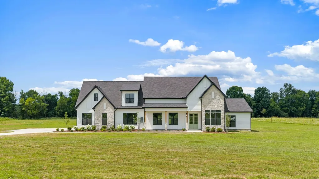 7838 Woodfin Road Christiana TN 37037