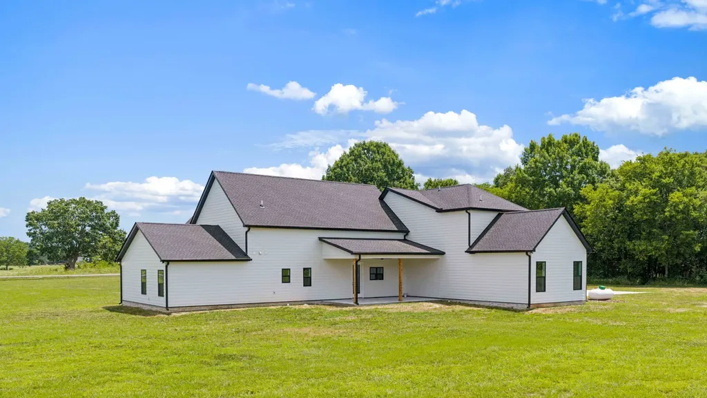 7838 Woodfin Road Christiana TN 37037