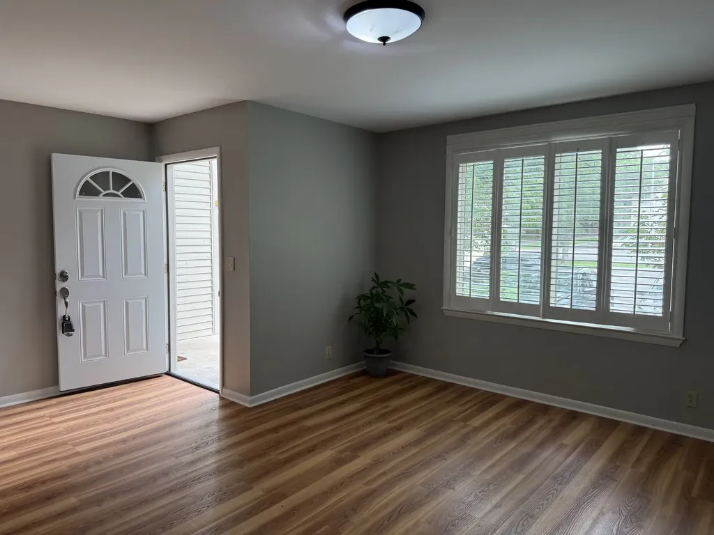4958 Edmondson Pike Nashville TN 37211