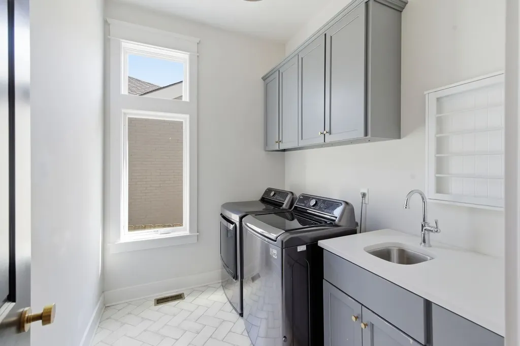 2801 27th Ave, S Nashville TN 37212