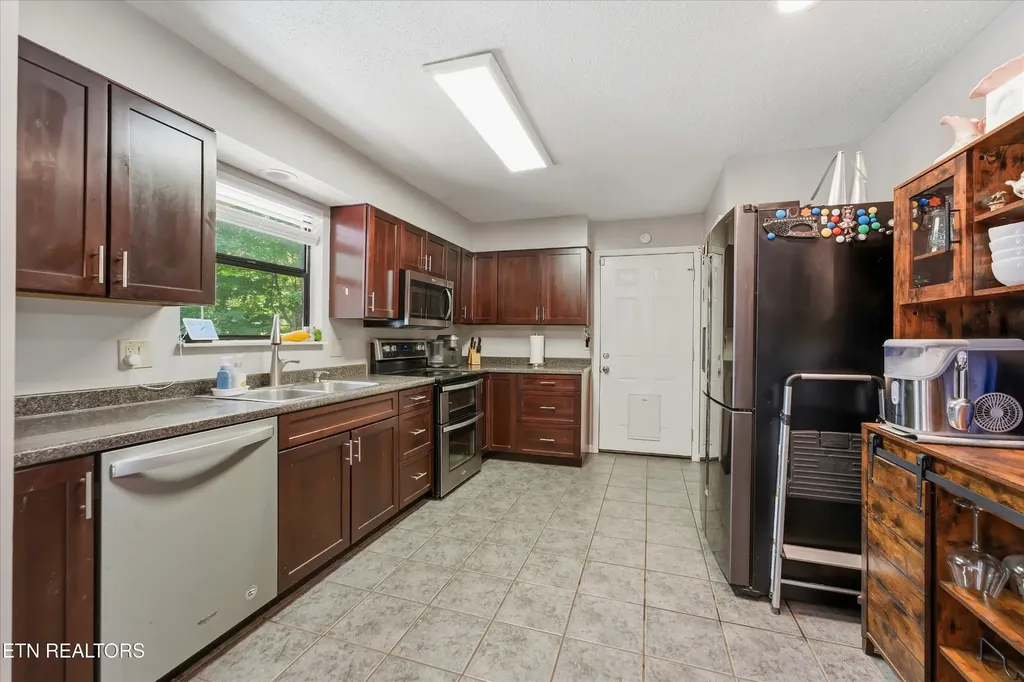 1516 Scottsdale Drive Knoxville TN 37922