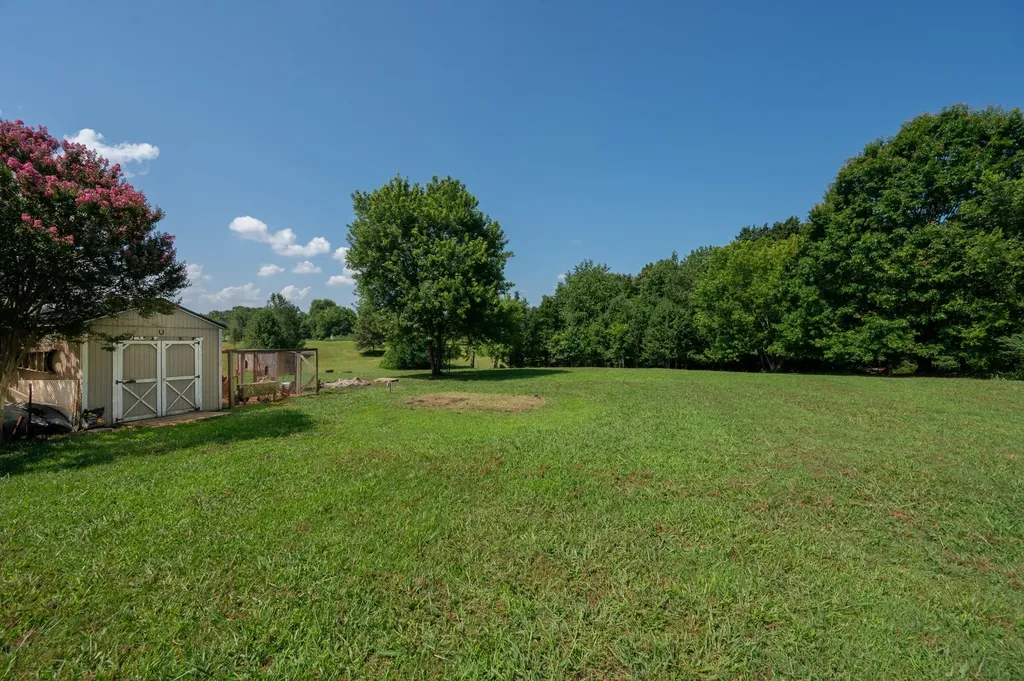 1922 Belotes Ferry Road Lebanon TN 37087