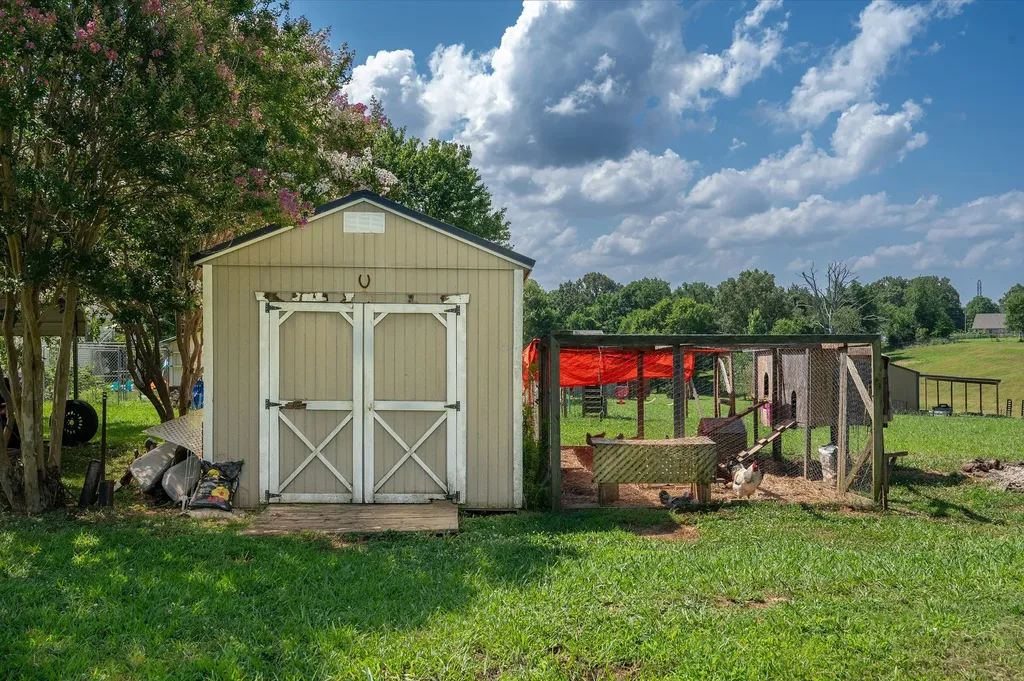 1922 Belotes Ferry Road Lebanon TN 37087