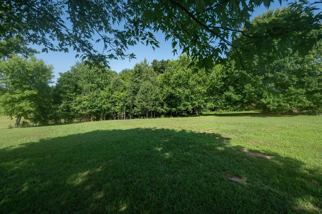 1922 Belotes Ferry Road Lebanon TN 37087
