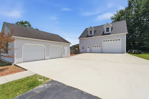 188 Red Oak Drive Manchester TN 37355
