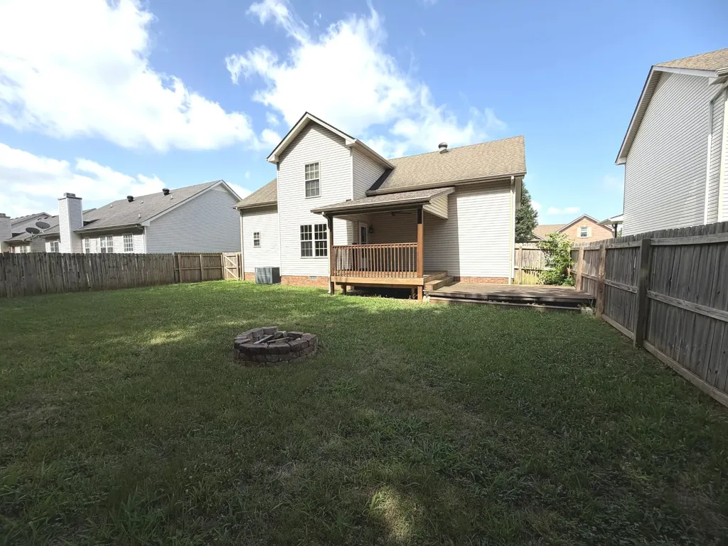 2525 Centerstone Circle Clarksville TN 37040