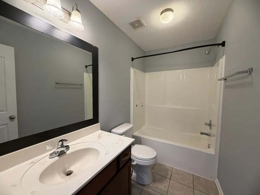 2525 Centerstone Circle Clarksville TN 37040