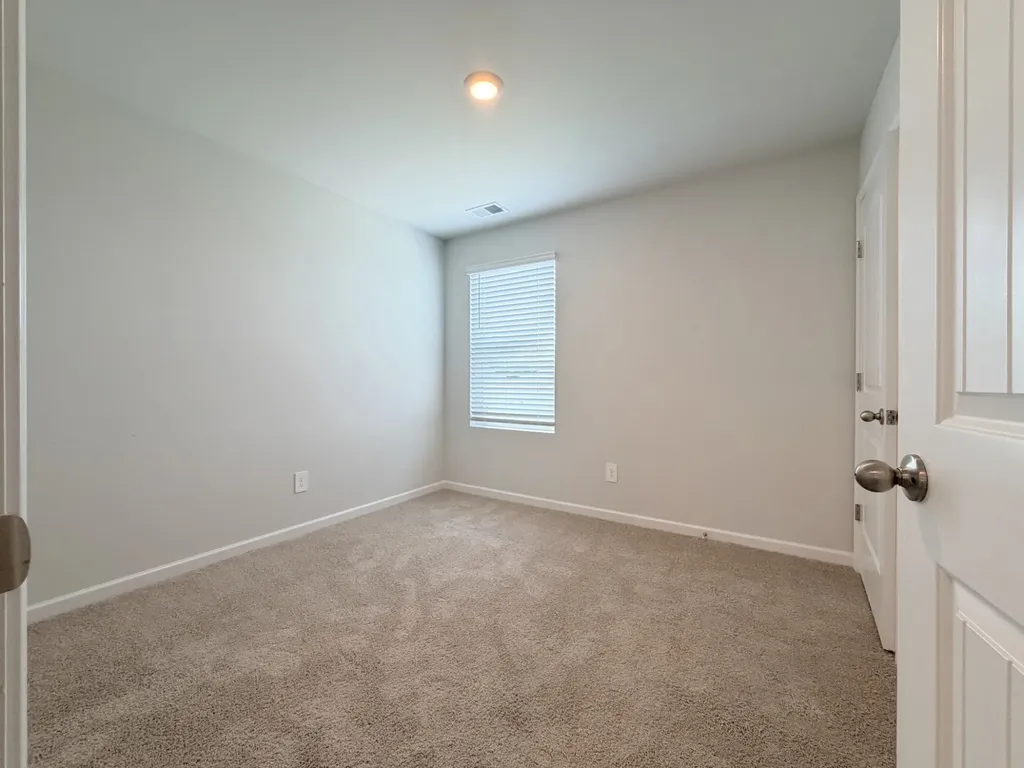 1004 Midpoint Lane Gallatin TN 37066