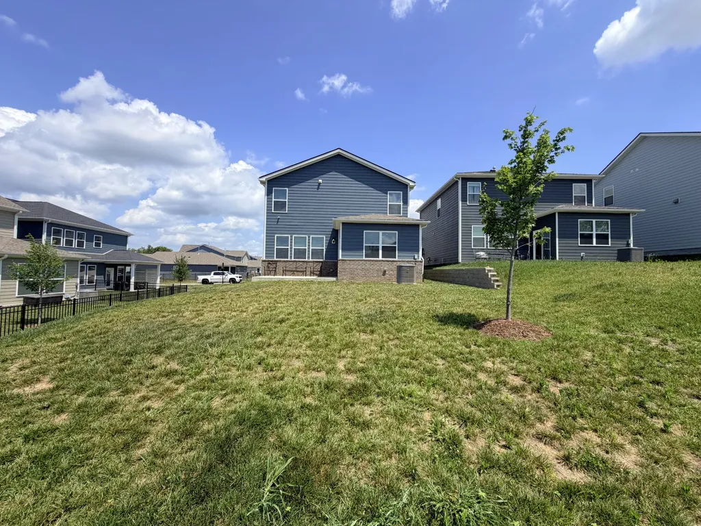 1004 Midpoint Lane Gallatin TN 37066