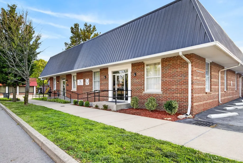 607 S Locust Street Springfield TN 37172