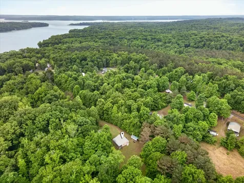 122 Lakeview Road Stewart TN 37175
