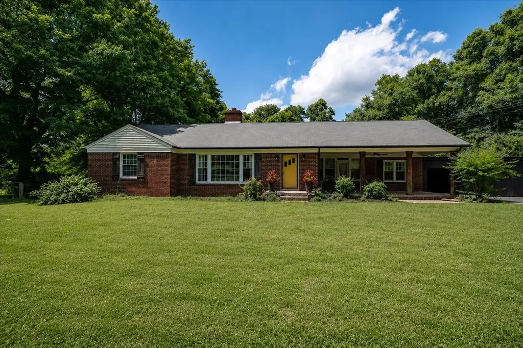 303 N Laurel Circle Columbia TN 38401