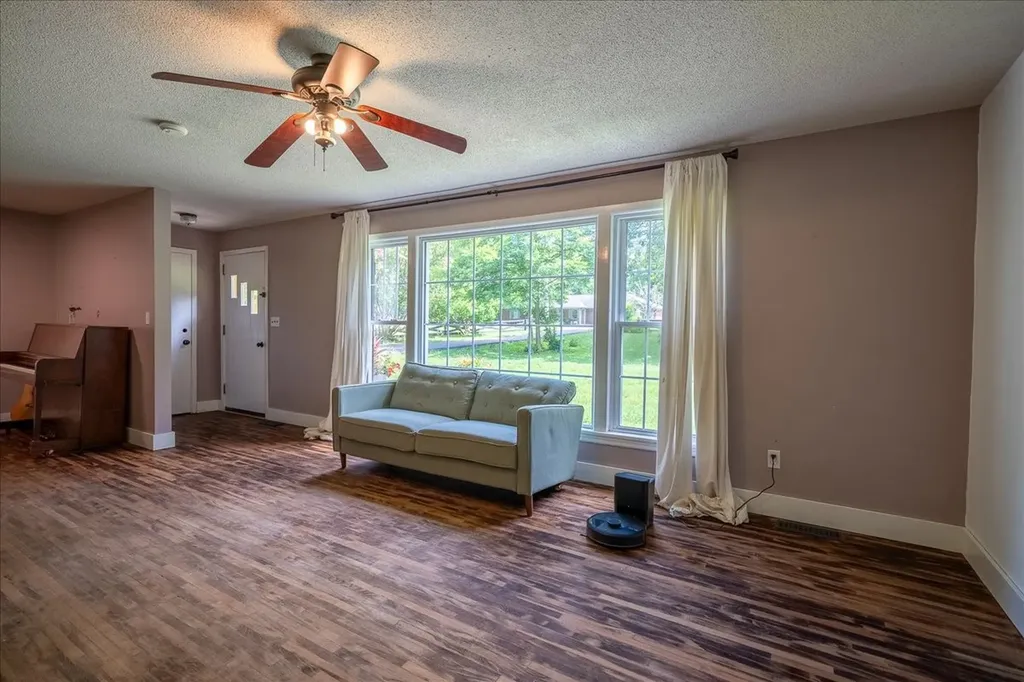 303 N Laurel Circle Columbia TN 38401