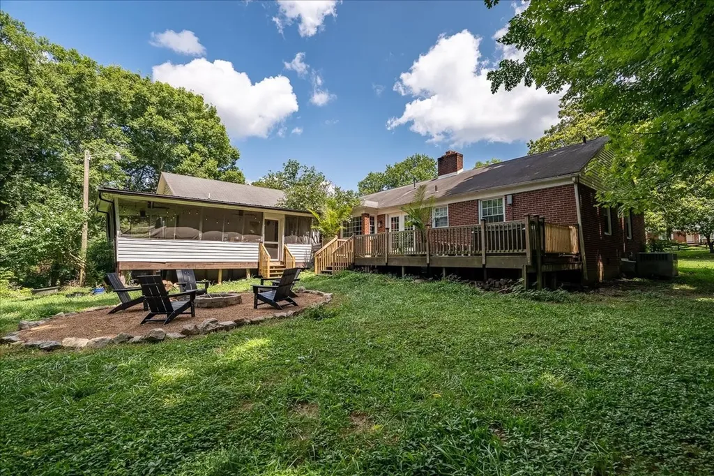 303 N Laurel Circle Columbia TN 38401