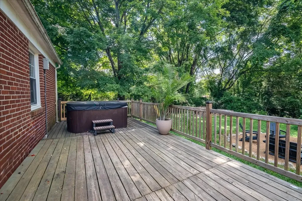 303 N Laurel Circle Columbia TN 38401