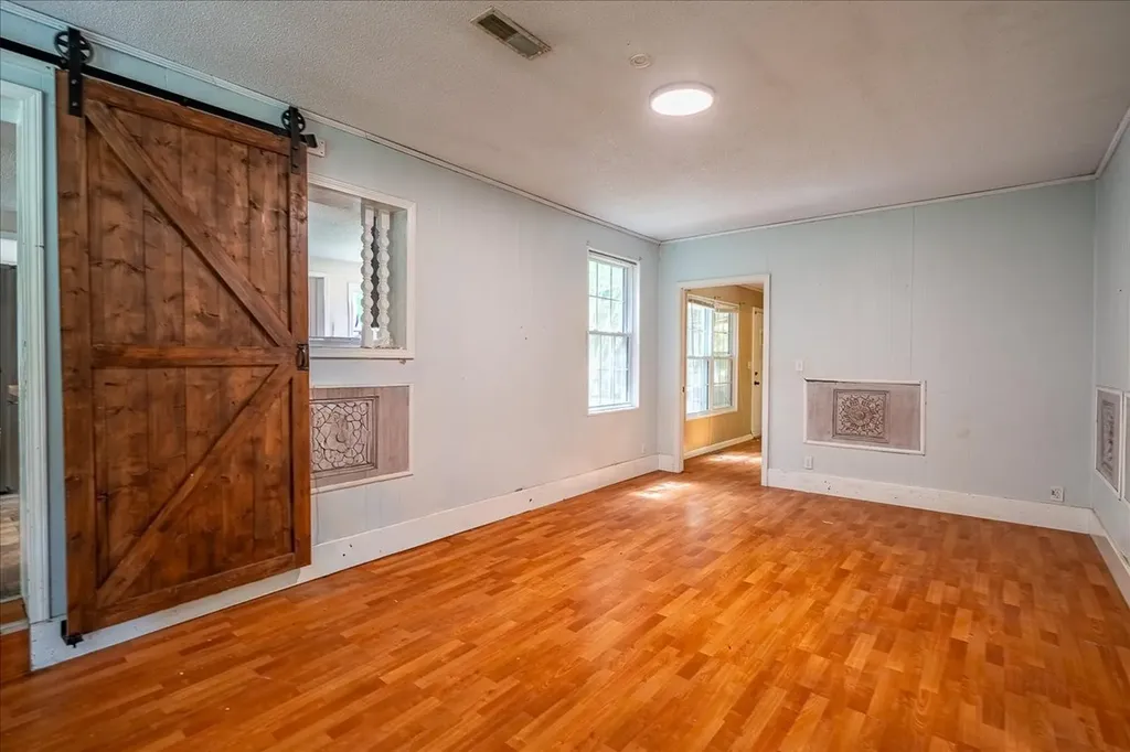 303 N Laurel Circle Columbia TN 38401