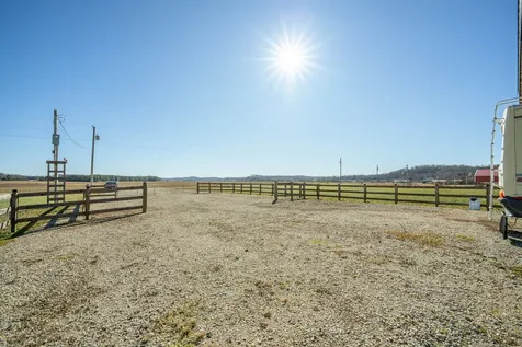 2571 Hardin Bottom River Road Clifton TN 38425
