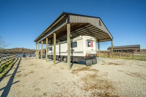 2571 Hardin Bottom River Road Clifton TN 38425