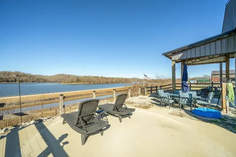 2571 Hardin Bottom River Road Clifton TN 38425