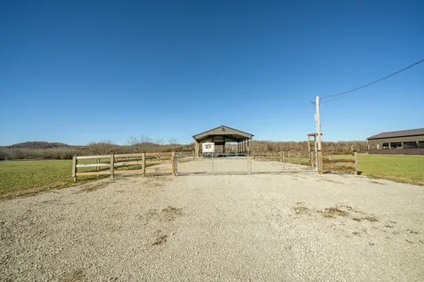 2571 Hardin Bottom River Road Clifton TN 38425