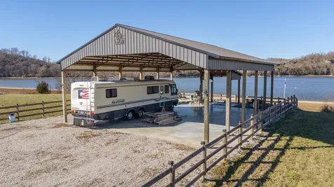 2571 Hardin Bottom River Road Clifton TN 38425