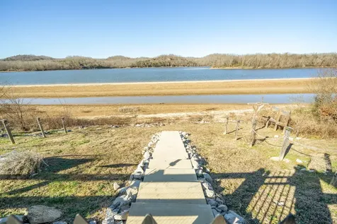 2571 Hardin Bottom River Road Clifton TN 38425