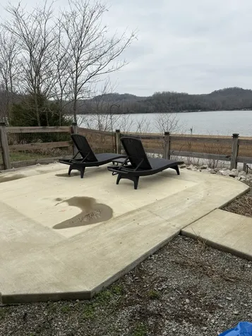 2571 Hardin Bottom River Road Clifton TN 38425