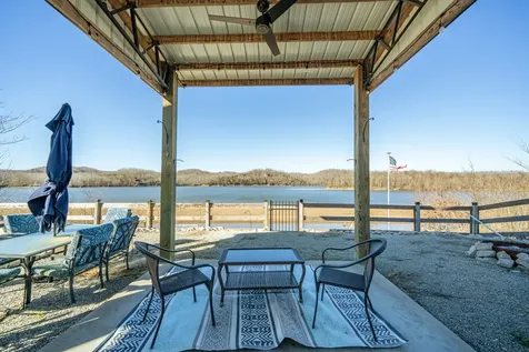 2571 Hardin Bottom River Road Clifton TN 38425