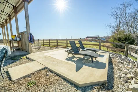 2571 Hardin Bottom River Road Clifton TN 38425