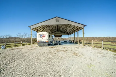 2571 Hardin Bottom River Road Clifton TN 38425