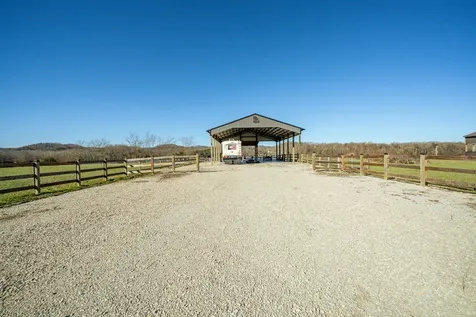 2571 Hardin Bottom River Road Clifton TN 38425