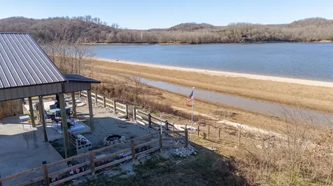 2571 Hardin Bottom River Road Clifton TN 38425