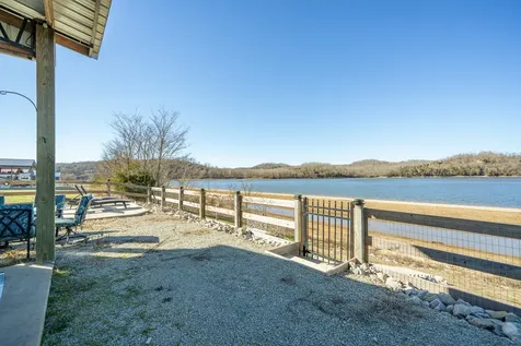 2571 Hardin Bottom River Road Clifton TN 38425