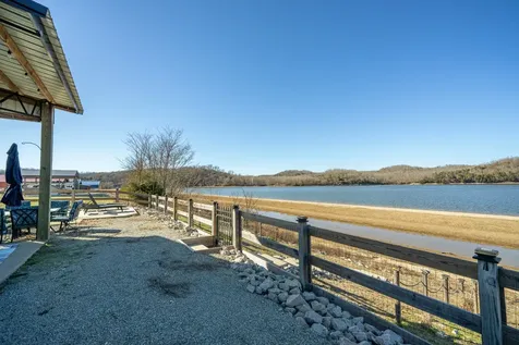 2571 Hardin Bottom River Road Clifton TN 38425
