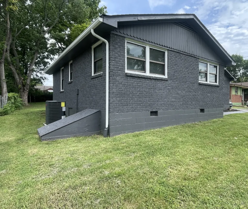 2704 Mckeige Drive Nashville TN 37214