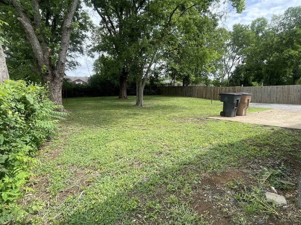 2704 Mckeige Drive Nashville TN 37214