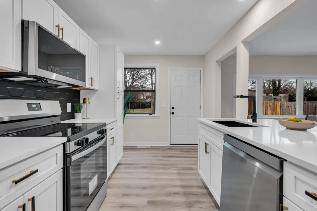 2704 Mckeige Drive Nashville TN 37214