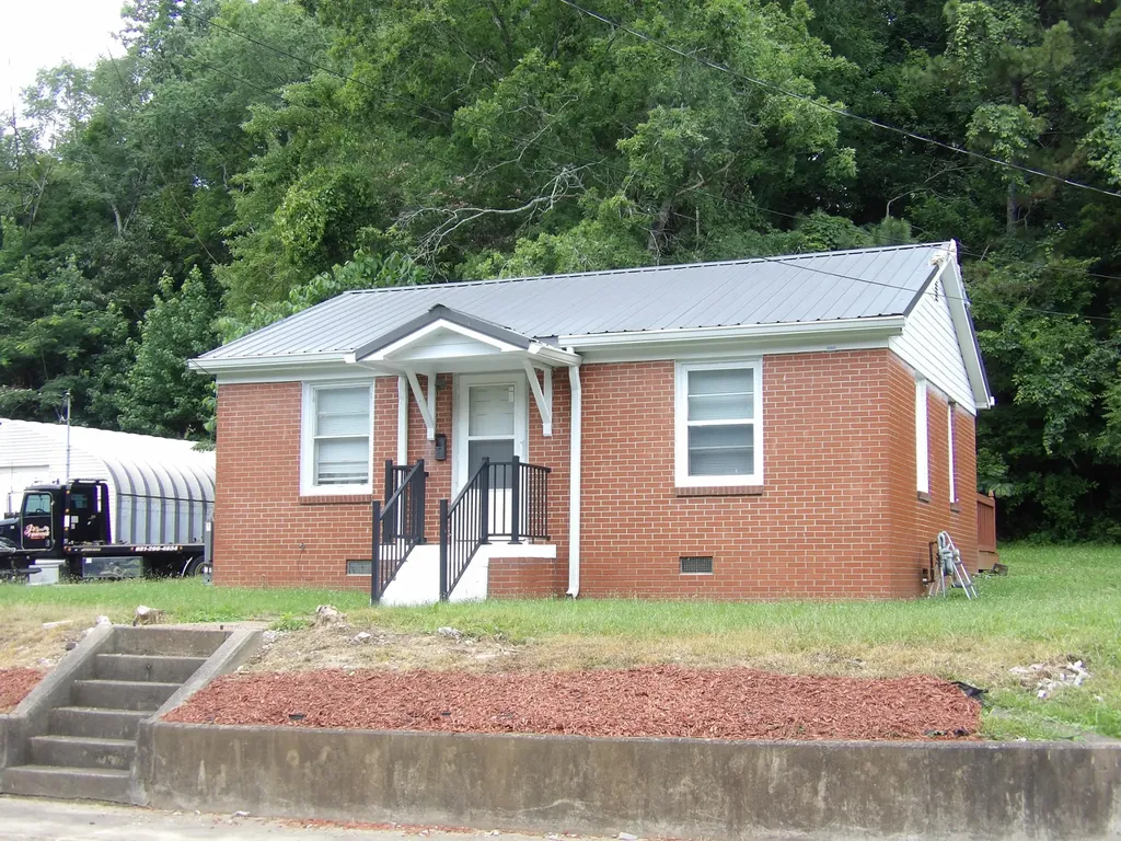 202 E Richland Avenue Waverly TN 37185