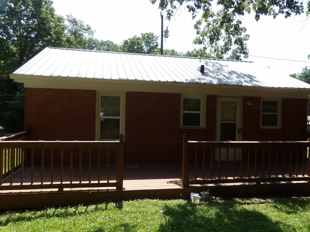 202 E Richland Avenue Waverly TN 37185