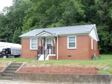 202 E Richland Avenue Waverly TN 37185