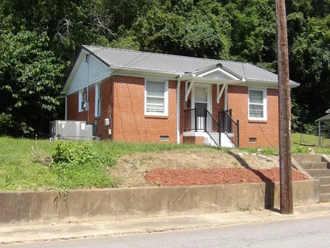 202 E Richland Avenue Waverly TN 37185