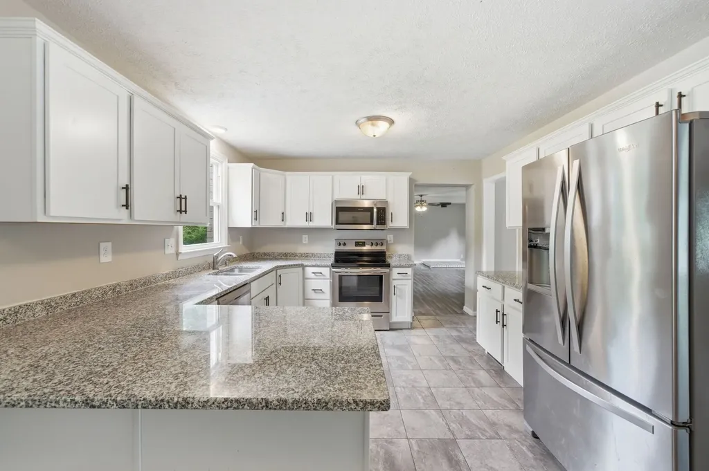 305 Cainridge Drive Clarksville TN 37040