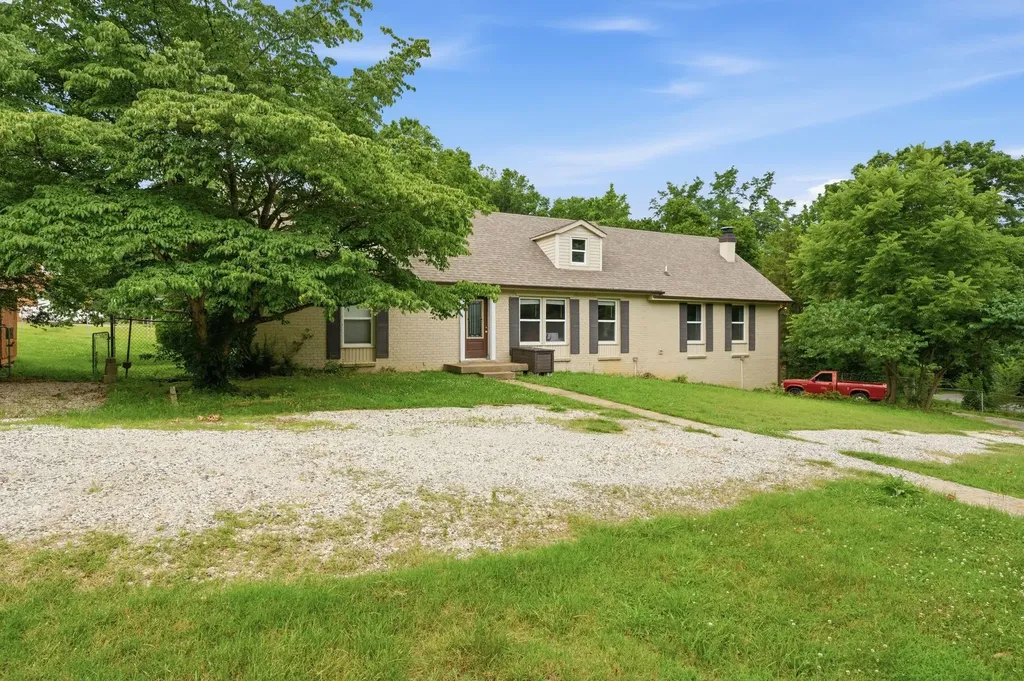 305 Cainridge Drive Clarksville TN 37040