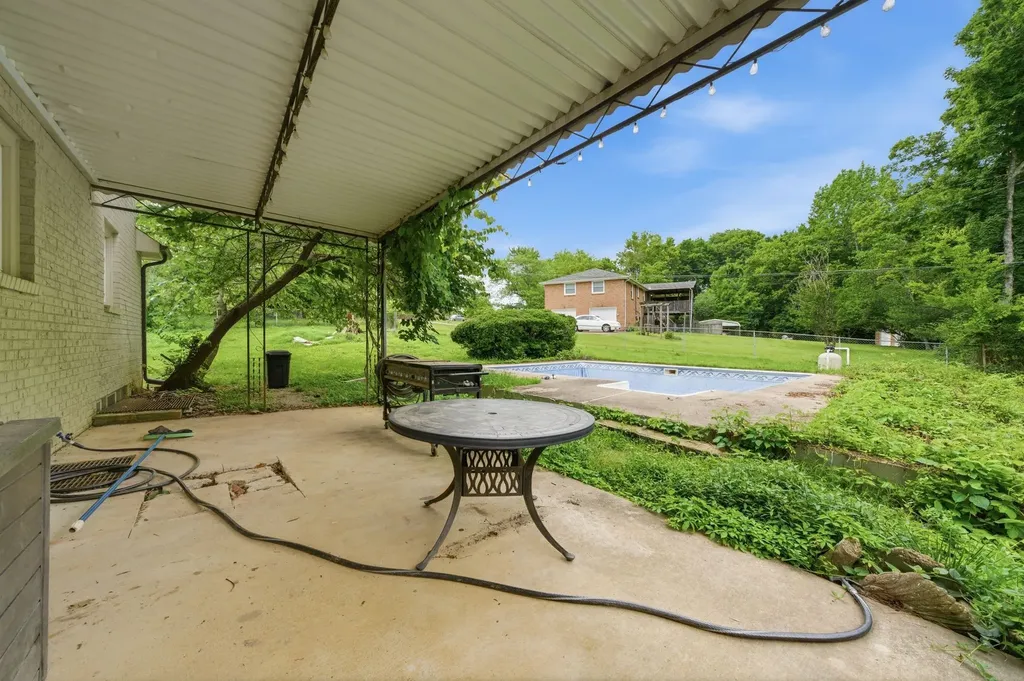305 Cainridge Drive Clarksville TN 37040